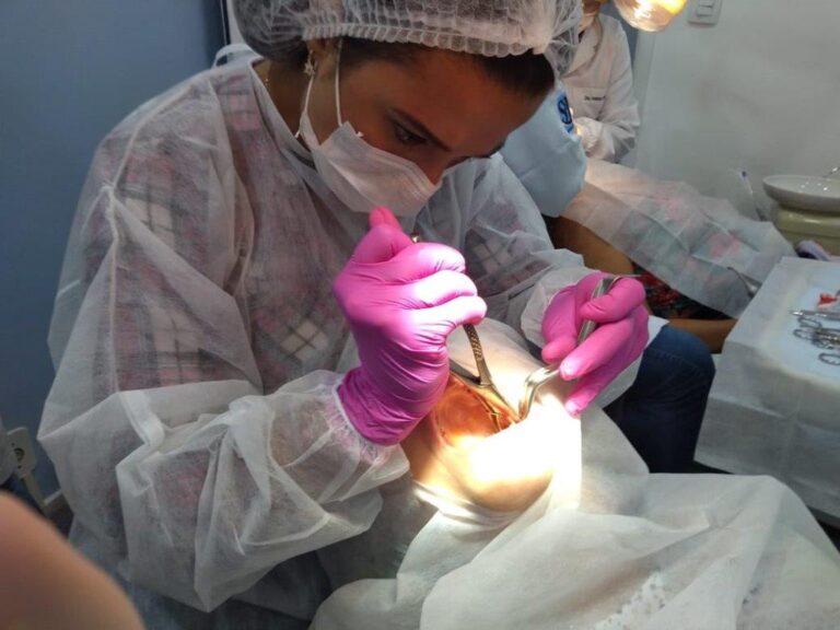 Instituto SM: referência em odontologia com ensino inovador, corpo docente formado por especialistas, mestres e doutores, e foco em criatividade, empreendedorismo e parcerias.