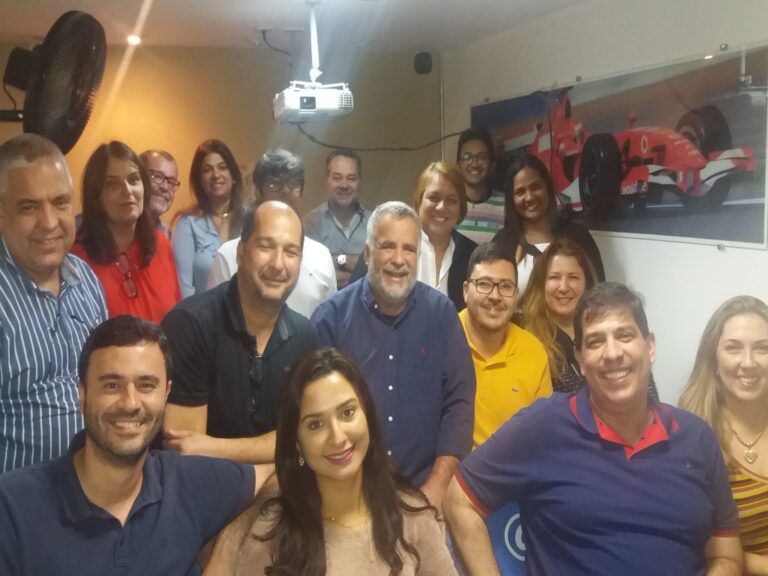 Instituto SM: referência em odontologia com ensino inovador, corpo docente formado por especialistas, mestres e doutores, e foco em criatividade, empreendedorismo e parcerias.